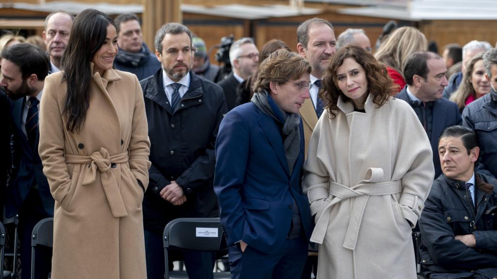 Begoña Villacís, José Luis Martínez-Almeida e Isabel Díaz Ayuso, el pasado diciembre, en Madrid.