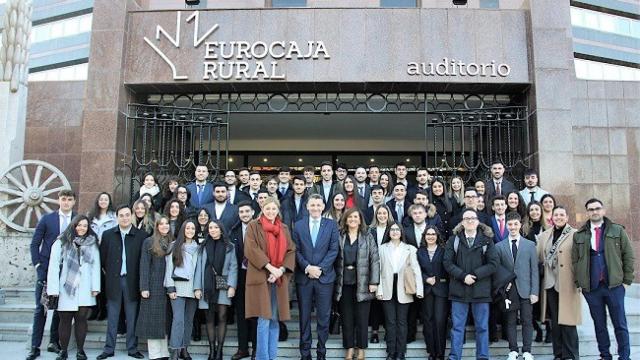 Eurocaja Rural da la bienvenida a los 68 estudiantes universitarios que inician sus prácticas.