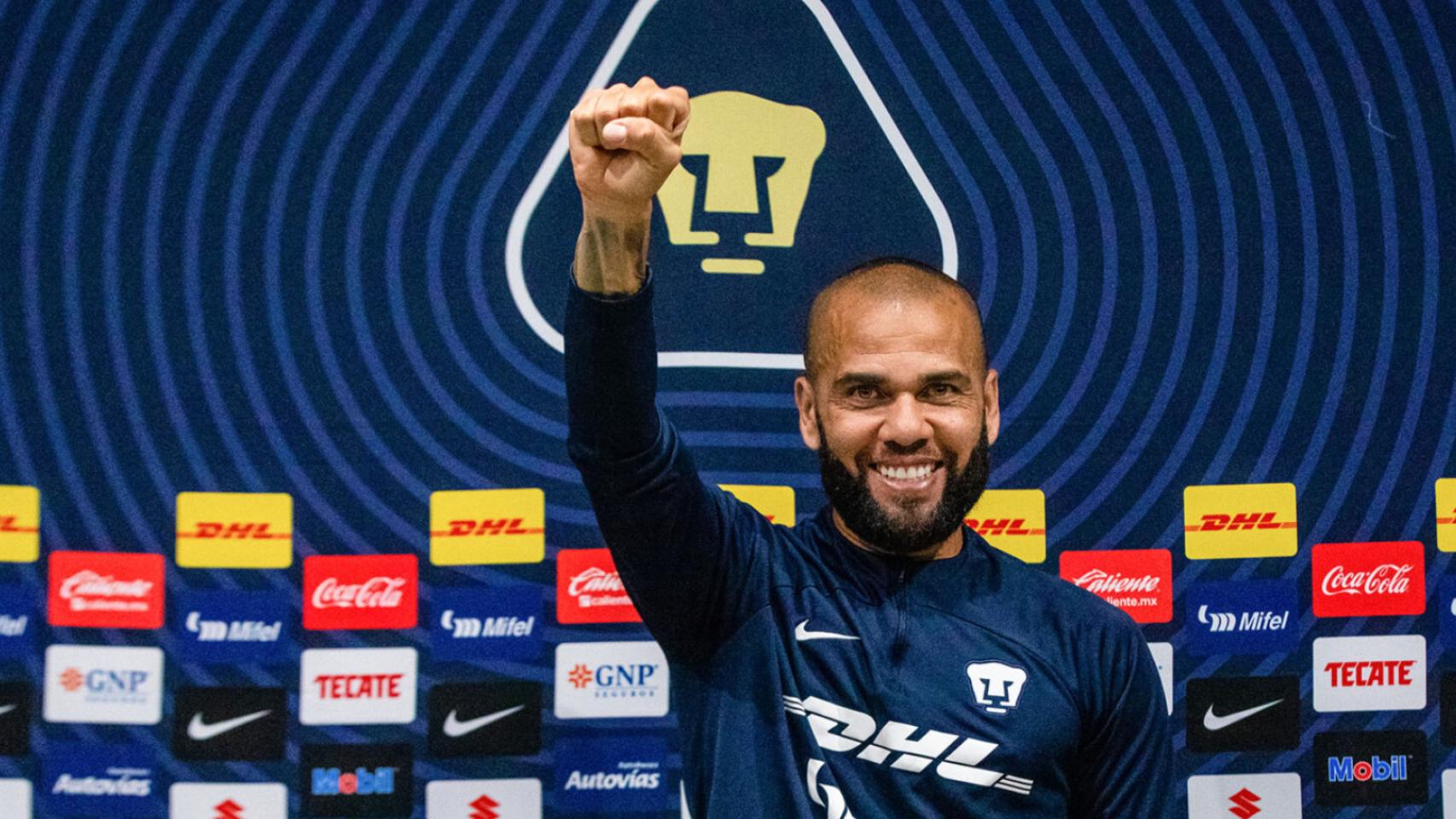Dani Alves, en su presentación con el Pumas