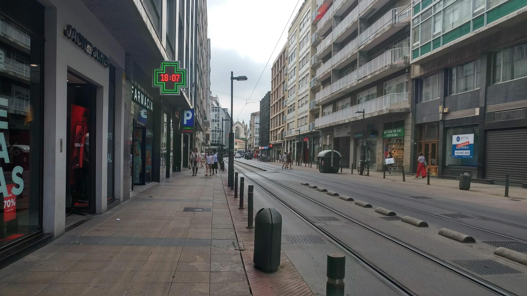 Una calle del centro de Vitoria cercana al local donde coincidió la víctima con los condenados.