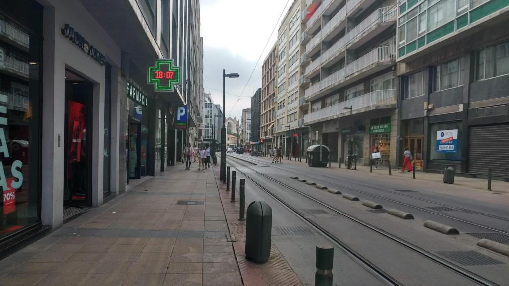 Una calle del centro de Vitoria cercana al local donde coincidió la víctima con los condenados.