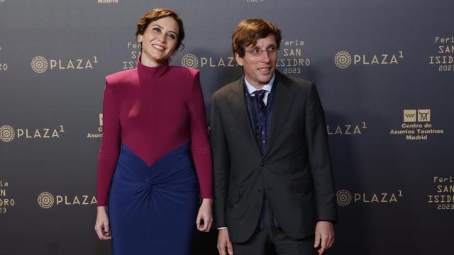 Isabel Díaz Ayuso y José Luis Martínez-Almeida, en la entrega de premios.