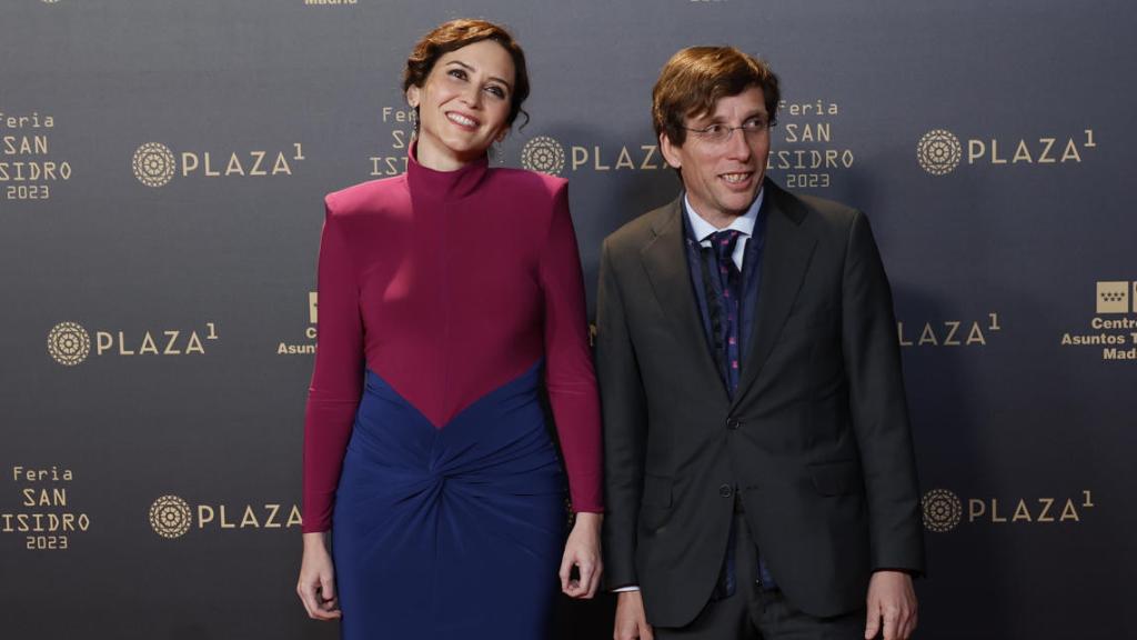 Isabel Díaz Ayuso y José Luis Martínez-Almeida, en la entrega de premios.