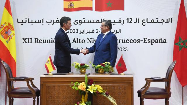 Pedro Sánchez durante la reunión con su homónimo en Marruecos.