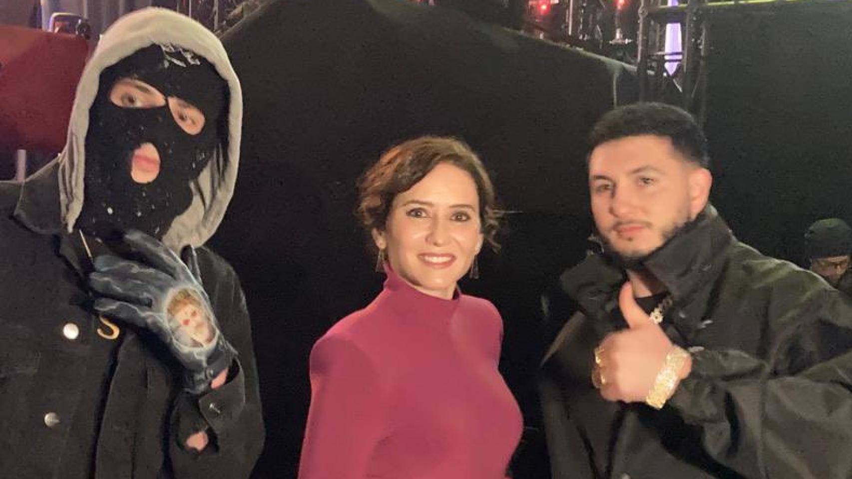 Ceciarmy, Ayuso y Omar Montes este miércoles en Las Ventas.
