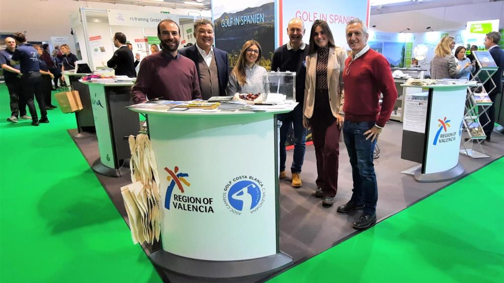 Stand de la Asociación de Campos de Golf de la Costa Blanca y Comunidad Valenciana en Zurich.