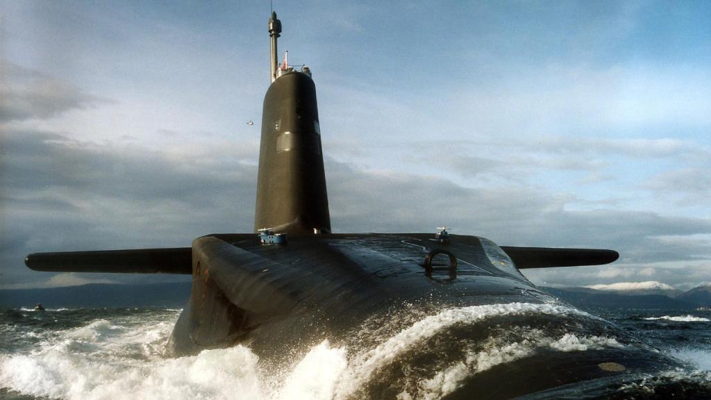 HMS Vanguard de la Royal Navy.
