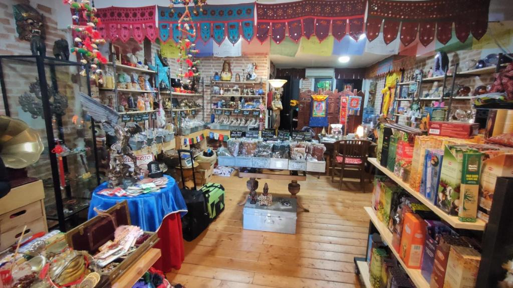 El interior de la tienda de Elisabeth Brito.