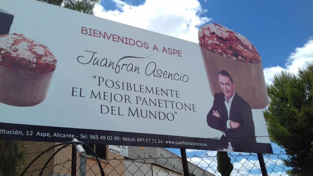 Uno de los carteles que se pueden ver en Aspe.