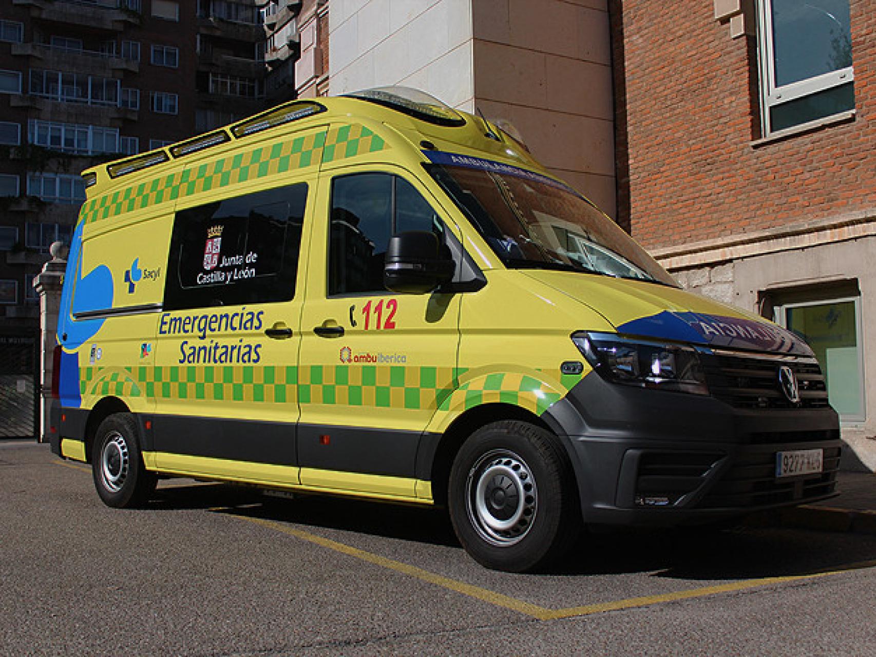 Imagen de una ambulancia medicalizada de Sacyl.