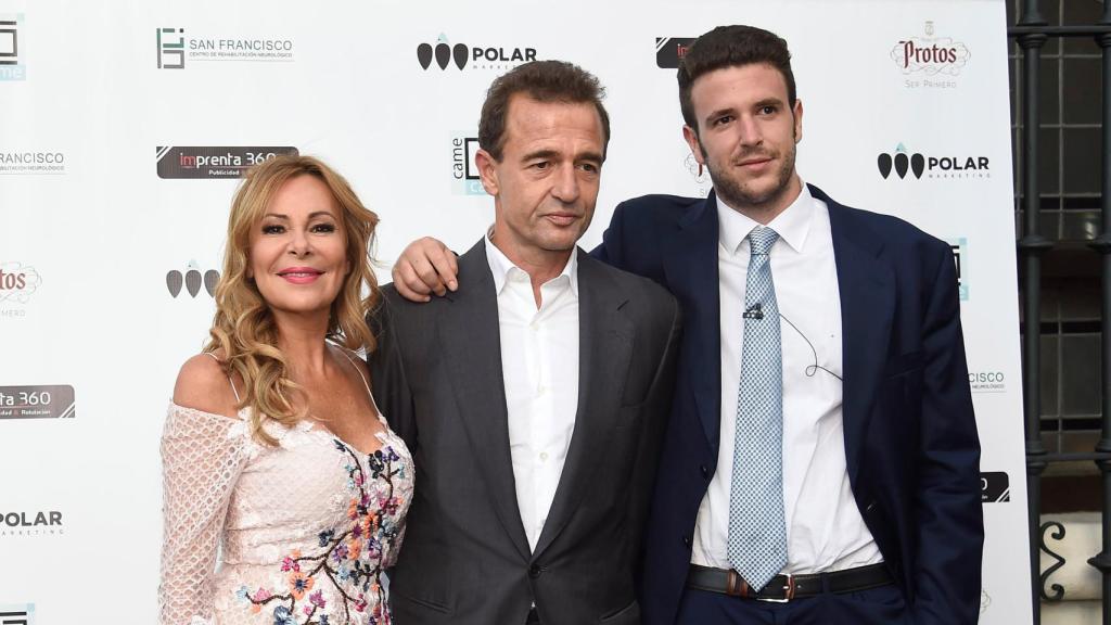 Ana Obregón, Alessandro Lequio y Álex Lequio en una imagen de archivo.