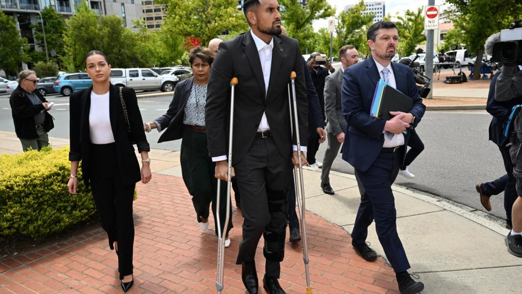 Nick Kyrgios acudiendo a los juzgados