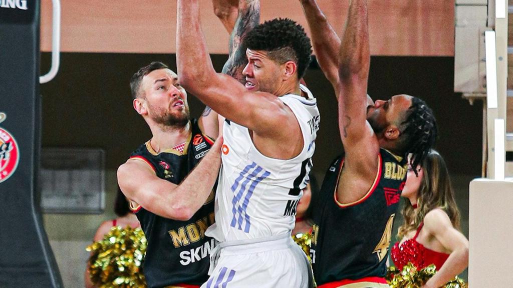 Tavares, en el Monaco - Real Madrid de la Euroliga.