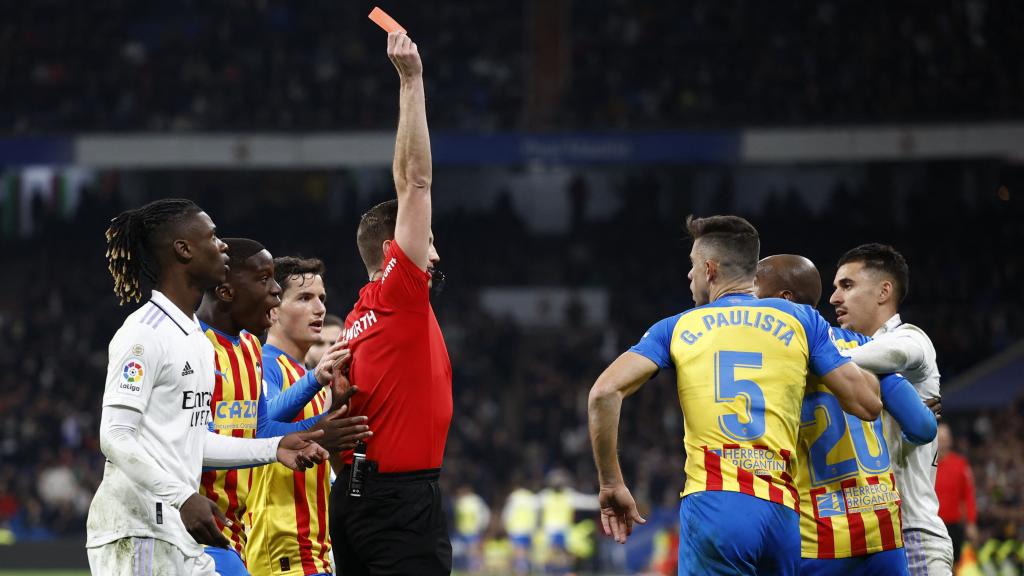 Paulista, en el momento en el que es expulsado ante el Real Madrid.