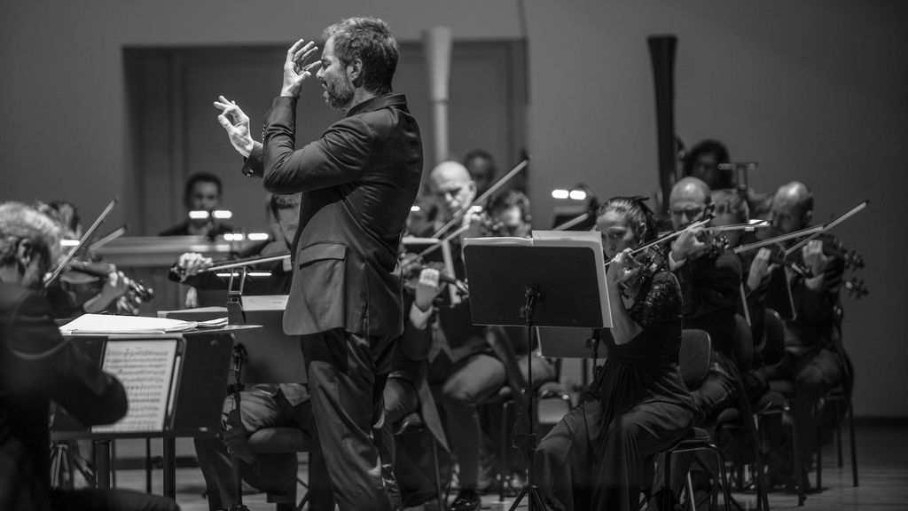 Josep Vicent dirigiendo el ADDA Simfònica en un anterior concierto.