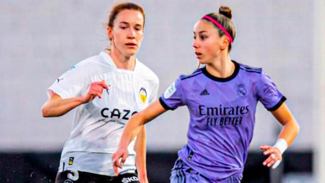 Athenea del Castillo durante un partido contra el Valencia