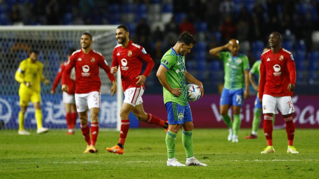 Los jugadores del Al Ahly y el Seattle Sounders durante el partido del Mundial de Clubes