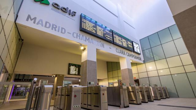 Uno de los intercambiadores de Chamartín con el nombre de Clara Campoamor.