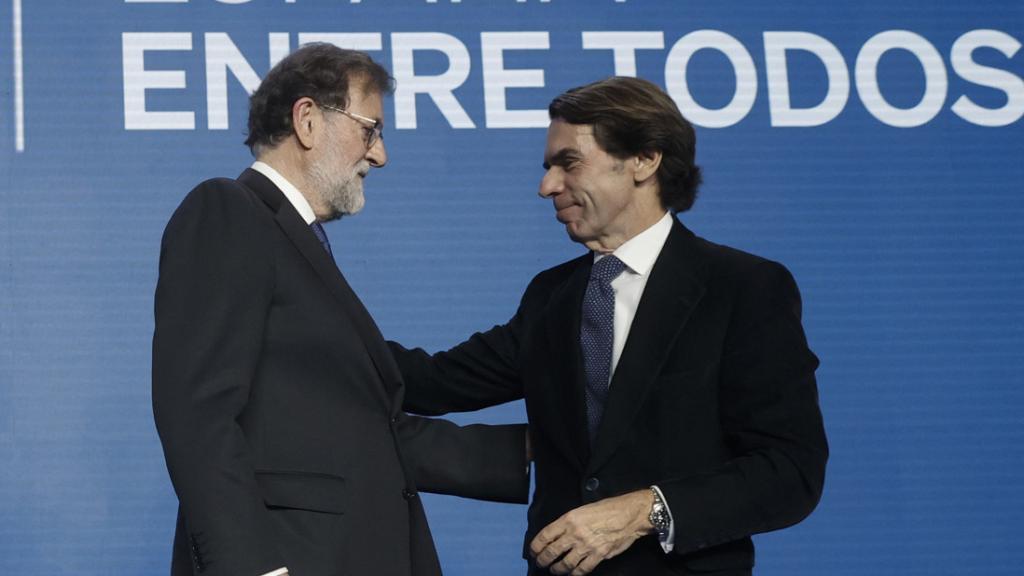Feijóo, Rajoy y Aznar juntos en Valencia.