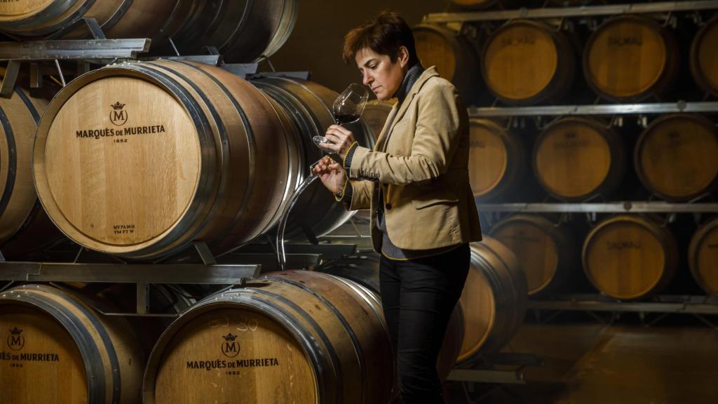 María Vargas  en la bodega de Marqués de Murrieta que dirige.
