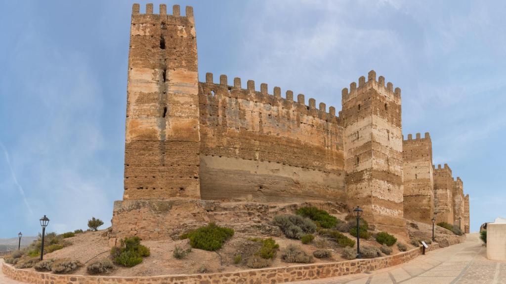 Este castillo es uno de los más antiguos y grandes de España