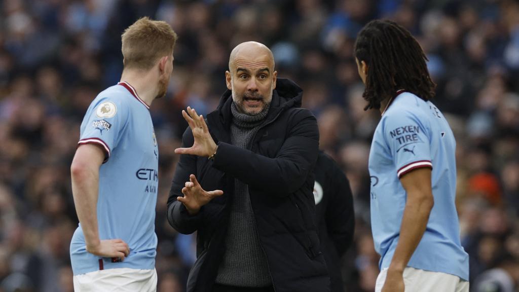 Pep Guardiola durante un partido del Manchester City