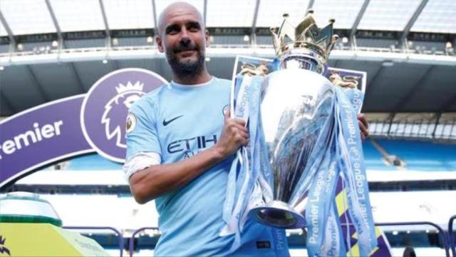 Pep Guardiola, con el título de la Premier League