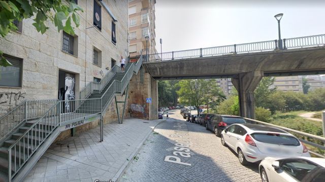 Escaleras que conectan las calles Avilés de Taramancos y Ervedelo.
