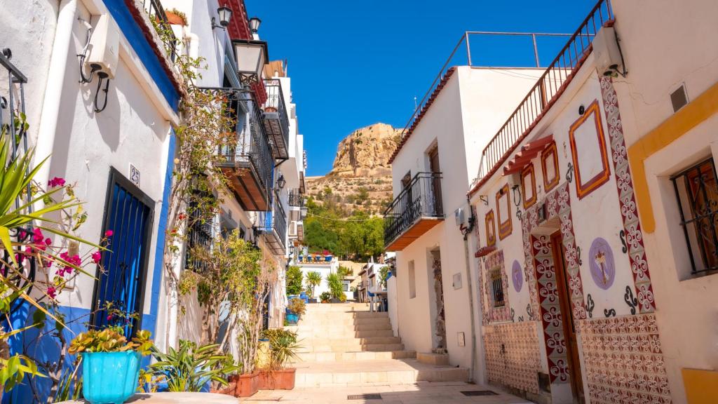 Estampa del barrio de Santa Cruz.