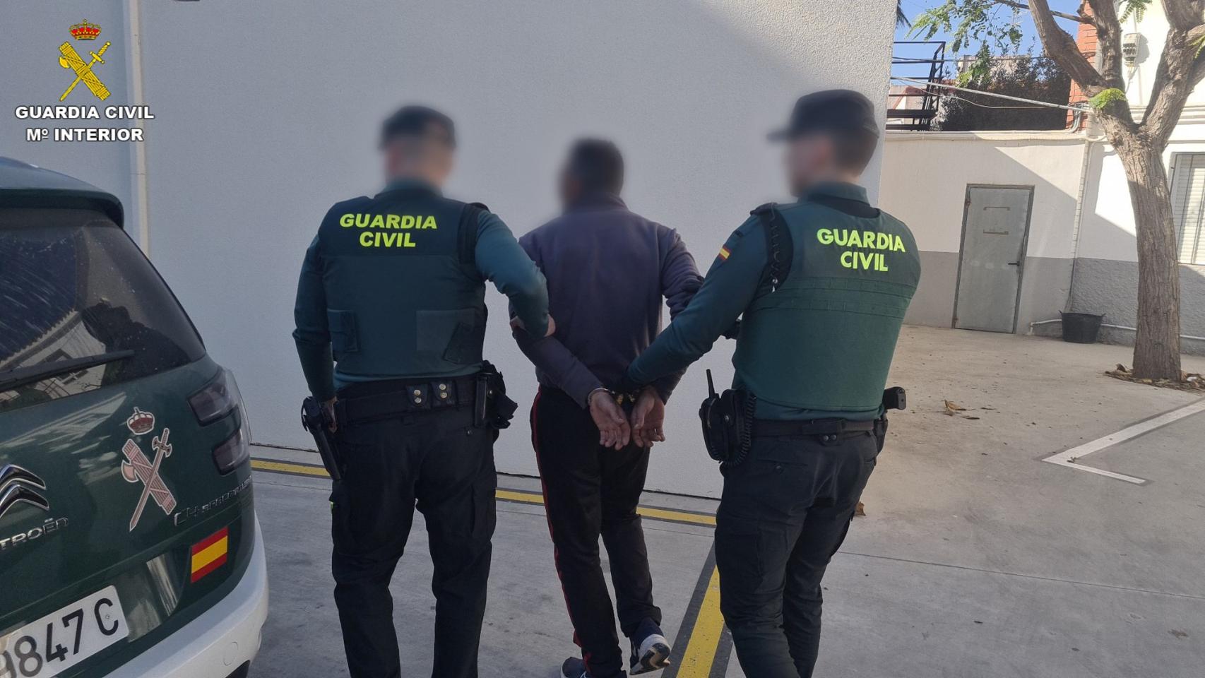Detenido un fugitivo por asaltar y agredir a dos senderistas que iban caminando en Crevillente