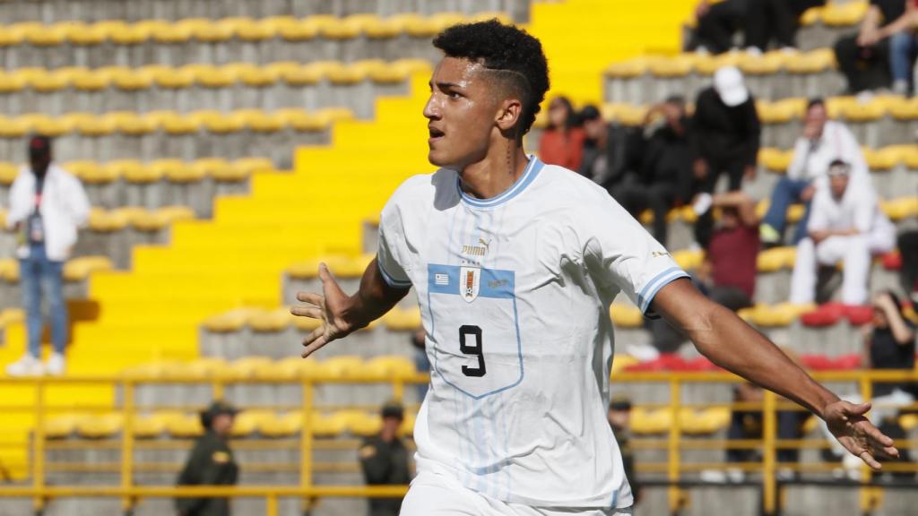 Álvaro Rodríguez celebra un gol con la Sub20 de Uruguay