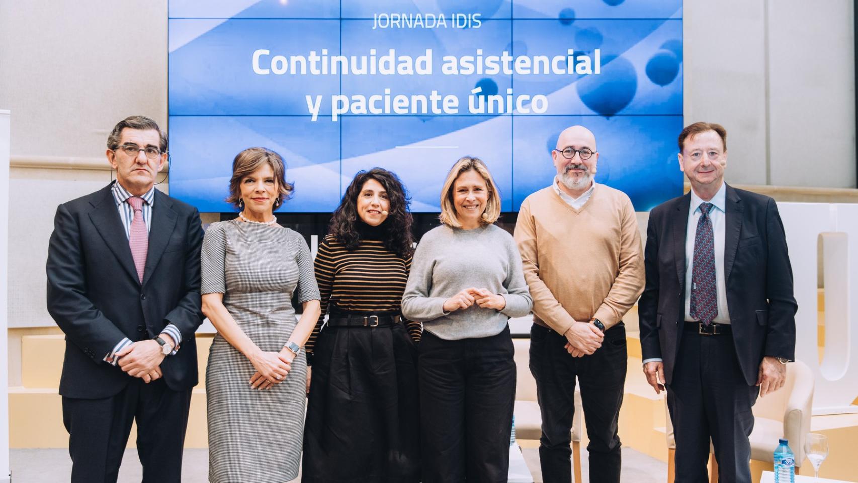 Juan Abarca; Marta Villanueva; Elena Diez; Carina Escobar; Francisco Javier Martínez Peromingo; y Javier Román.