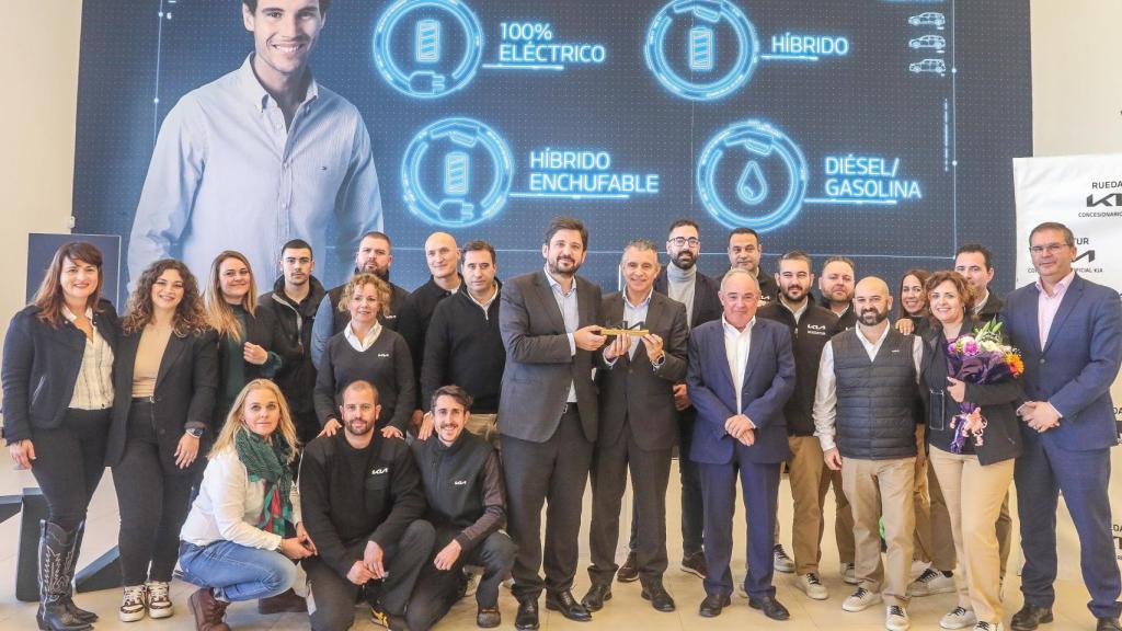 El equipo de Ruedatur con el premio.
