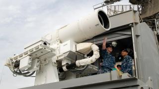 El láser de alta potencia del USS Ponce