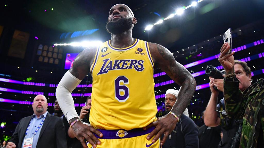 LeBron James, tras batir el récord de máximo anotador de la historia de la NBA