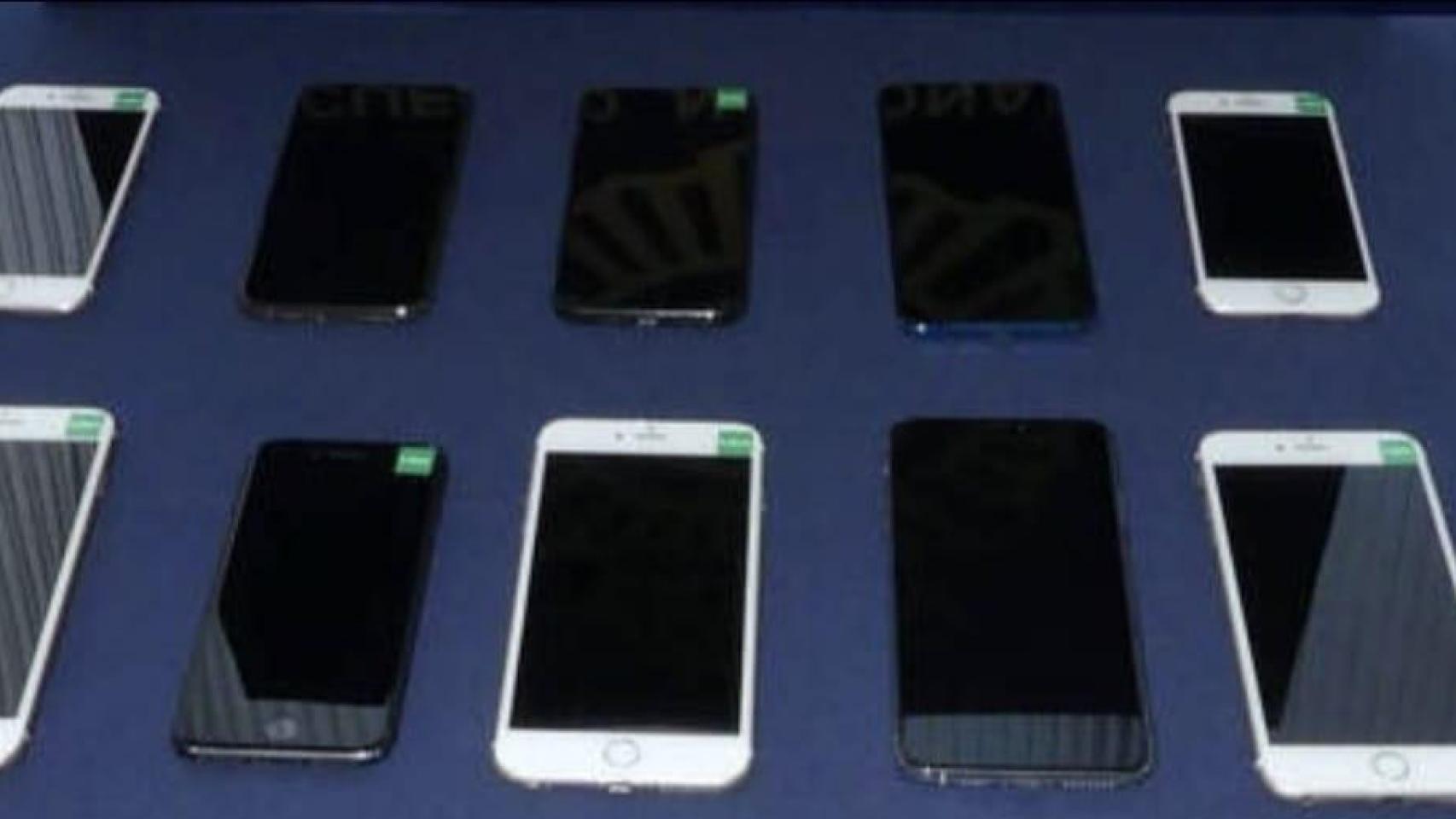 Moviles incautados en Botafuegos.