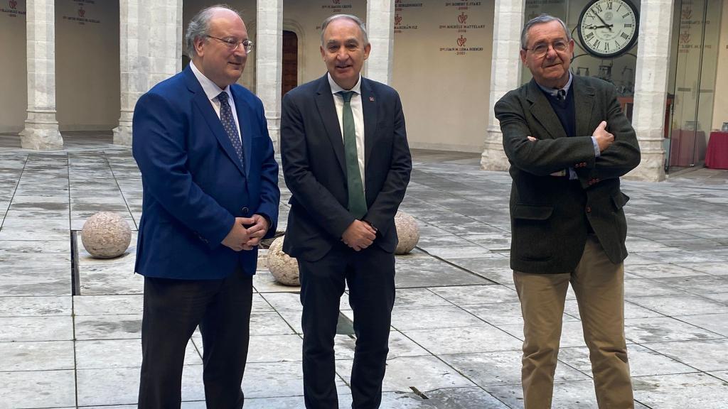 El presidente del CESCyL, el rector de la Universidad de Valladolid y el catedrático de Economía Aplicada de la UVa