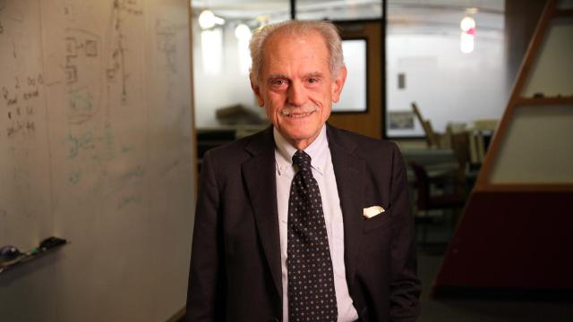 El catedrático de Ingeniería Eléctrica y Ciencias de la Computación Alberto Sangiovanni Vincentelli.