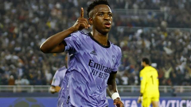 Vinicius Júnior, celebrando su gol en la semifinal del Mundial de Clubes 2023 con la camiseta morada del Real Madrid