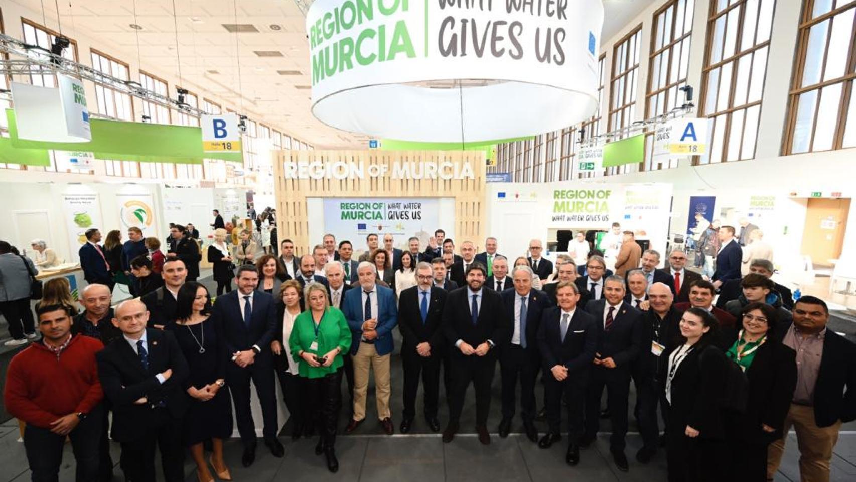 El presidente de la Región de Murcia, Fernando López Miras, este miércoles, en la inauguración del pabellón de la Región de Murcia en la feria hortofrutícola Fruit Logística de Berlín..