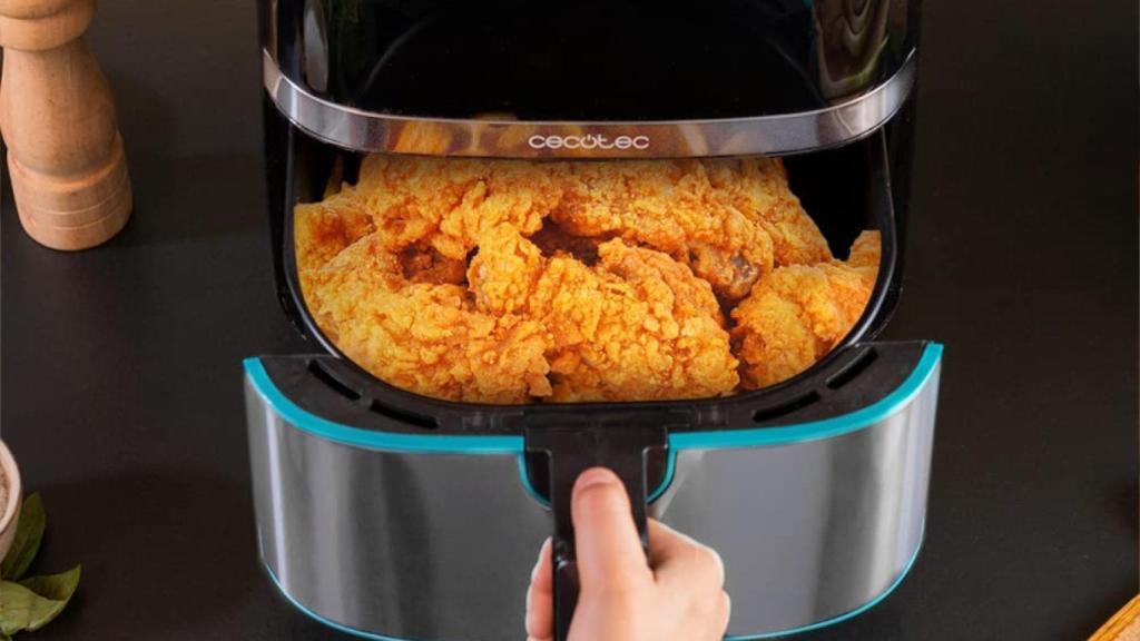 Chollazo en Amazon: Esta freidora de aire de Cecotec ¡ahora por menos de la mitad de su precio!