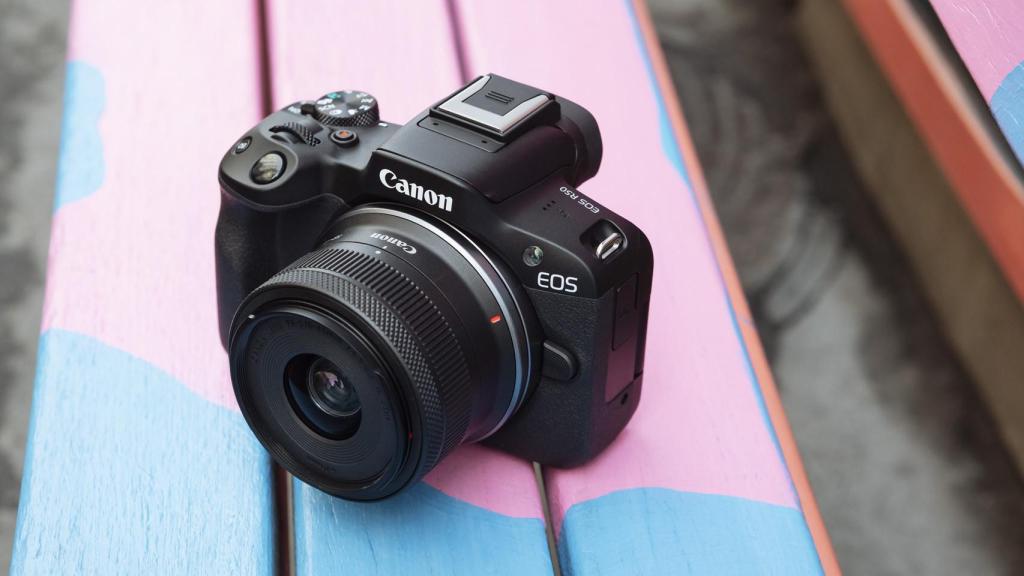 Canon EOS R50