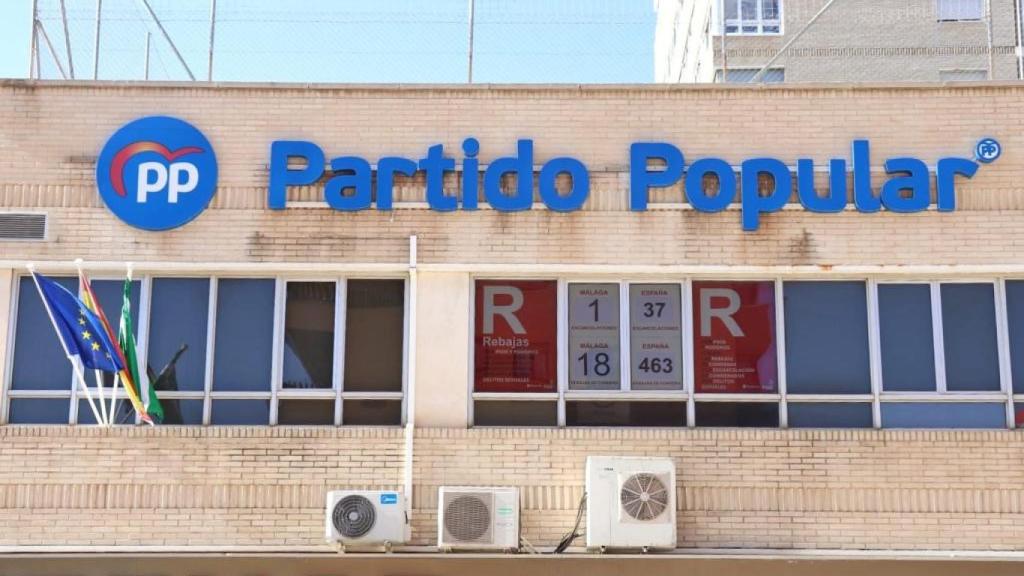 Imagen del contador colocado por el PP en su sede de Málaga capital.