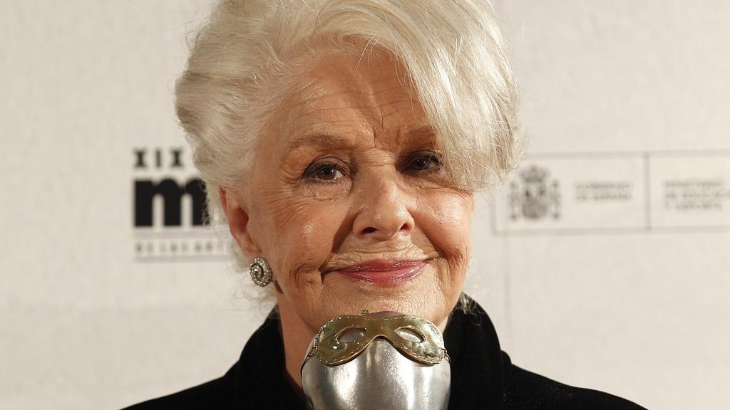 La actriz Lola Herrera recoge el premio Max de Honor 2016.