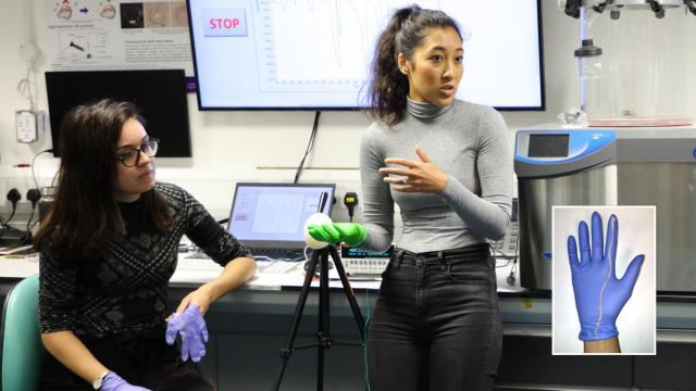La leonesa Carmen y la médico que encabeza el proyecto, Shireen