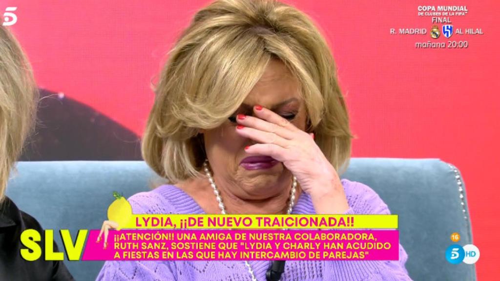 Lydia Lozano rompe a llorar en 'Sálvame' tras ser traicionada por una amiga: Le voy a decir de todo