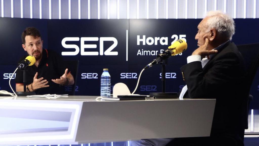 Pablo Iglesias y José Manuel García-Margallo, en la tertulia 'El Ágora' de la Cadena Ser.