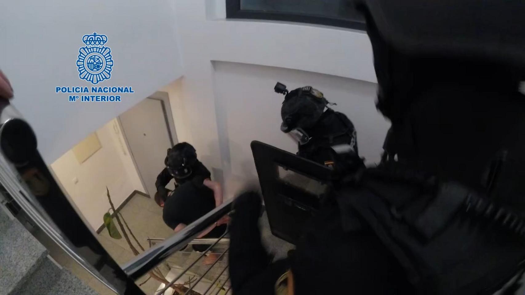 Policías nacionales en una operación.