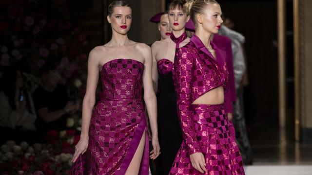 Modelos del diseñador Christian Siriano, que acaba de presentar su colección en Nueva York.