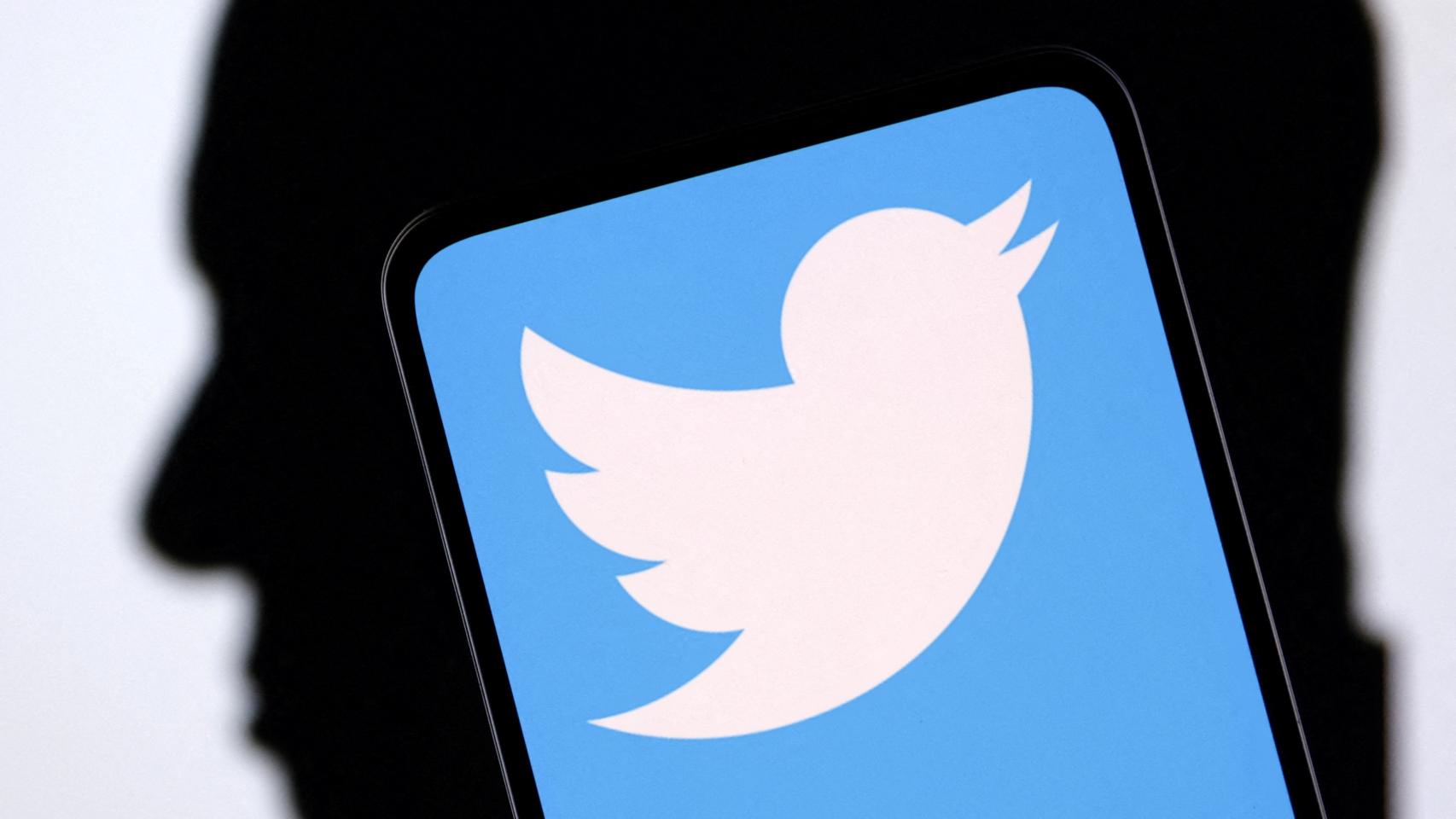 Logo de Twitter con Elon Musk